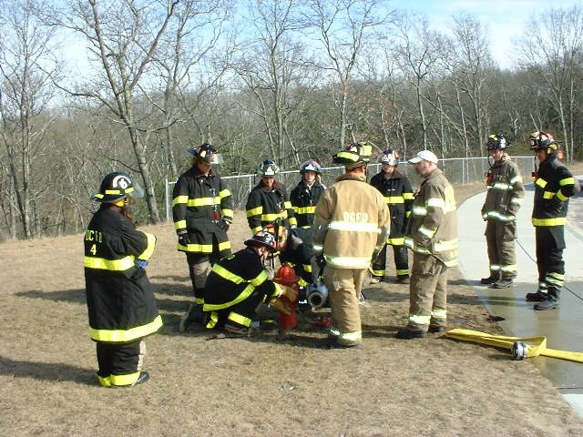 DCFD Junior Training 2/10/07 - Hydrant dressing drill